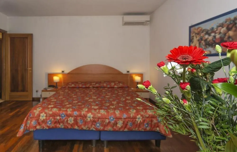 Giada Palace Apartments & Pool - Giada Palace Group Lucca